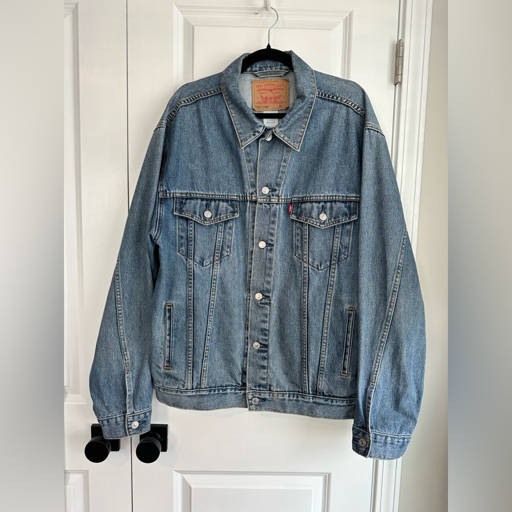 Vintage Levi’s Men’s 70507 Standard Trucker Denim Jean Jacket Size XL